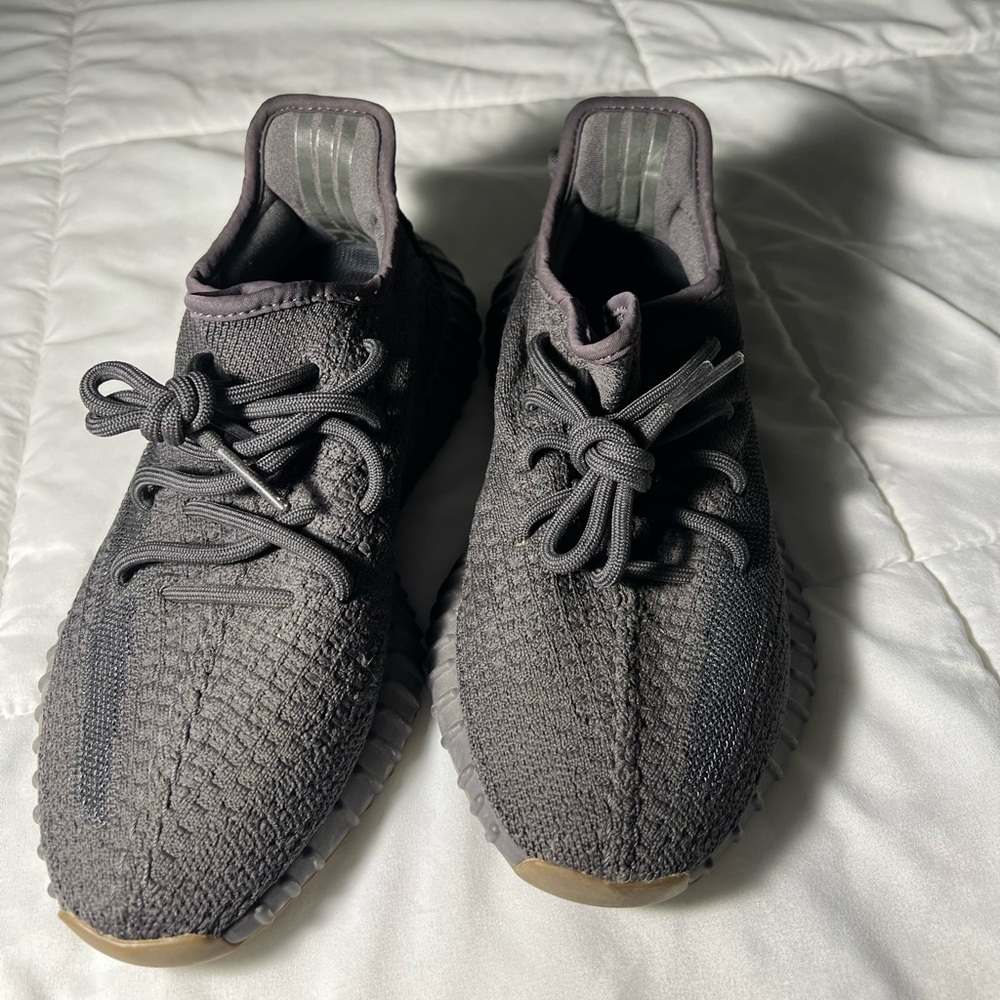 Yeezy boost v2 black ‘cinder’